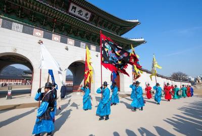 Visita a medio día del Palacio Real y comida coreana.
