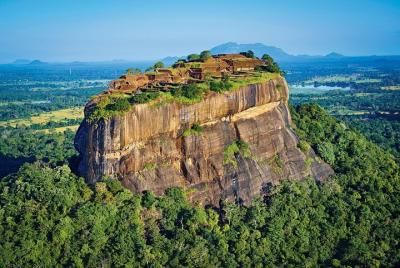 Excursión privada de un día a Sigiriya Rock Fortress y Dambulla d