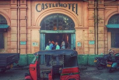 Excursión privada personalizada de medio día a la ciudad de Colom