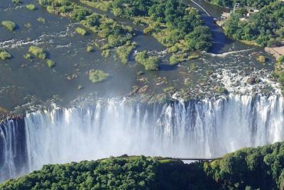 Victoria Falls Day Tour y African Village Tour