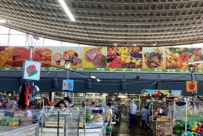 Excursión privada a los mercados de Kiev: Besarabka, Zhytniy y Pe Excursión privada a los mercados de Kiev: Besarabka, Zhytniy y Pe