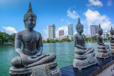 Explora la isla de Srilanka con taxis de novias