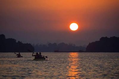 Retiro de kayak en los manglares al amanecer - Río Madu - Ahungal