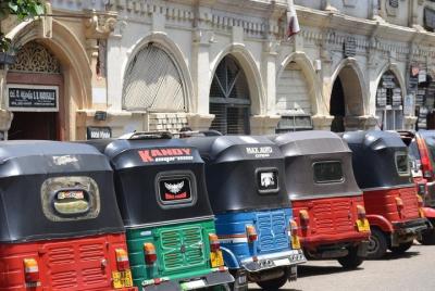 Kandy por TUK TUK Kandy por TUK TUK