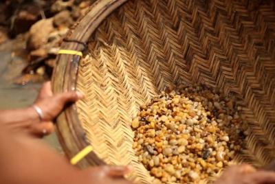 Explora minas de gemas en Rathnapura desde Kalutara