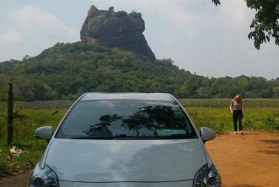 Excursión de un día a Sigiriya y Dambulla desde Kandy por B Super