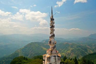 Explore el complejo de biodiversidad de Ambuluwawa desde Kandy