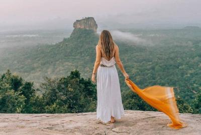 Excursión privada de un día a Sigiriya y Dambulla