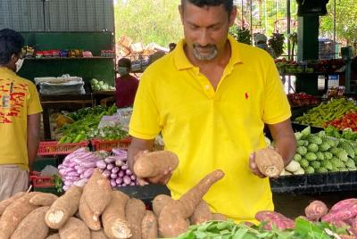 Visita al mercado local y cocina con Nimal en The Beach Cafe