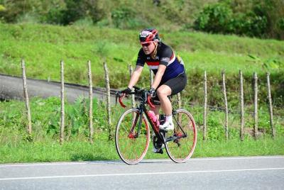 Ciclismo a la cascada de Ellawala