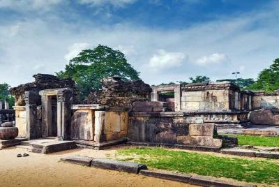 Excursión privada de un día al Reino Anuradhapura y al templo Mih