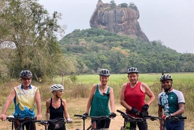 Redescubre Sigiriya en un tour en bicicleta por la mañana