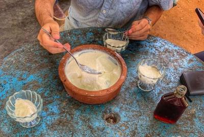 Exploración de la vida del pueblo en Yala