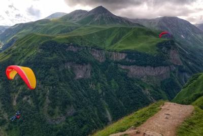 Excursión de un día a Jvari-Zhinvali-Ananuri-Gudauri-Kazbegi desd