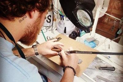 Talla tu propia joya de jade in Antigua