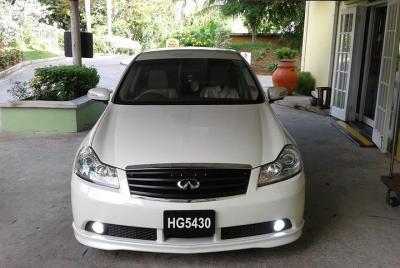 Traslado en coche privado al aeropuerto de Slu