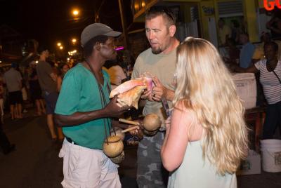 Fiesta en la calle St Lucia Gros Islet Fiesta en la calle St Lucia Gros Islet