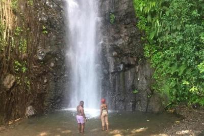 Dark View Falls Tour y playa