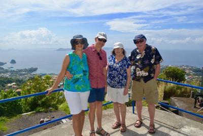 Recorrido histórico escénico a Fort Charlotte y Queens en coche d