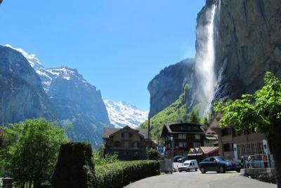 Visita guiada en bicicleta de 6 horas a Lauterbrunnen 72 Cascadas