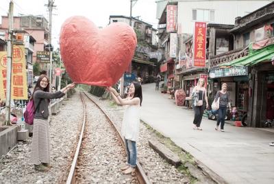 5 horas de Shifen Old Street Walk y Pingxi Sky Lantern Tour de Ta