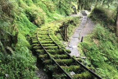Excursión de un día a Yilan desde Taipei: cocinar huevos con bric