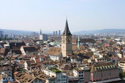 Traslado compartido para salidas: del hotel al aeropuerto de Zúri