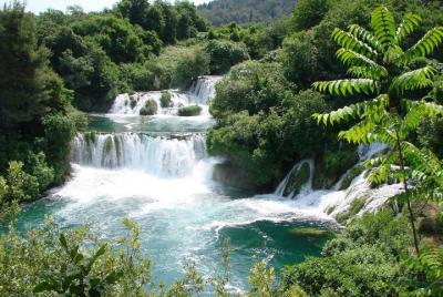 NP Krka Waterfalls Small Group Tour con boleto de entrada desde S