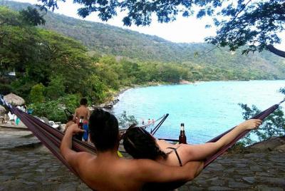 Pase del Día Laguna de Apoyo más Tour Nocturno del Volcán Masaya Pase del Día Laguna de Apoyo más Tour Nocturno del Volcán Masaya