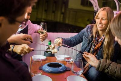 Excursión a la fondue de Ginebra en un eTukTuk