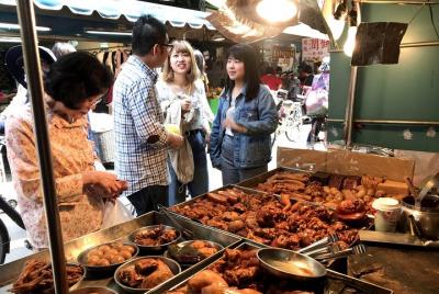 Tour de comida matutina de Taipei y clase de té de burbujas