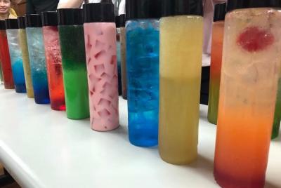 Las bebidas divertidas son suficientes, las bebidas caseras hecha