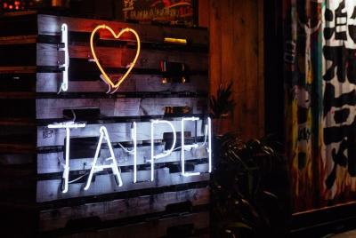 Withlocals Taipei Nights & Lights Covid-19 Tour privado regulado