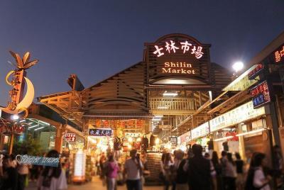 Recorrido a pie de 2 horas por el mercado nocturno de Shilin con 