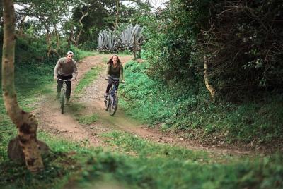 Tour guiado en bicicleta en la frontera del Parque Nacional Arush