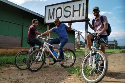 Paseo en bicicleta por la ciudad de Moshi