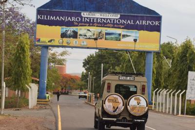 Recogida económica en el aeropuerto del Kilimanjaro hasta Moshi / Recogida económica en el aeropuerto del Kilimanjaro hasta Moshi /