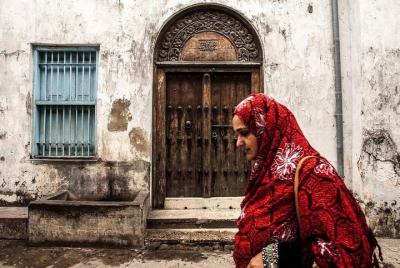 Tour privado en autobús turístico en Zanzíbar desde la playa de J
