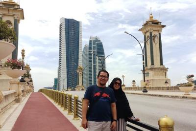 Tour arquitectónico de la ciudad de Putrajaya con vistas (puentes