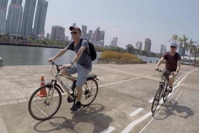 Visita de la cultura de la ciudad de Bangkok en bicicleta