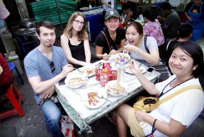 Privado - STREET FOOD TOUR THONBURI incl. cena