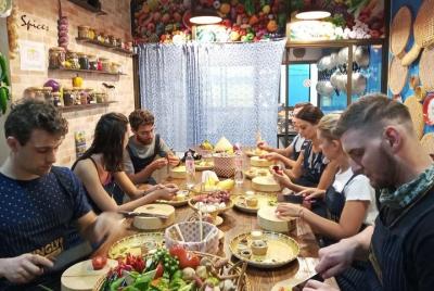 Experiencia de clase de cocina tailandesa en Bangkok con la escue