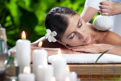 Remedy Massage Bangkok - Masaje clásico de compresión de aceite a