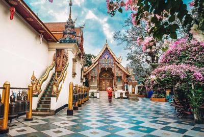 Doi Suthep y Wat Pha Lat Sunrise Small Group Tour - Medio día Doi Suthep y Wat Pha Lat Sunrise Small Group Tour - Medio día