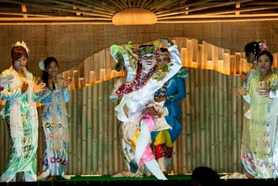 Chiang Mai: Cena de Kanthoke Show Experience