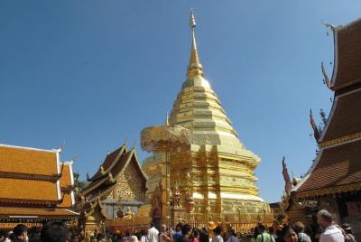Tour de medio día en grupo pequeño por el templo Doi Suthep y la  Tour de medio día en grupo pequeño por el templo Doi Suthep y la
