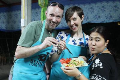 Cena privada de clase de cocina con Benny en Chiang Mai