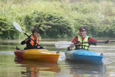 Full-Day Leisure River Kayaking en la Reserva Forestal Mae Taeng 
