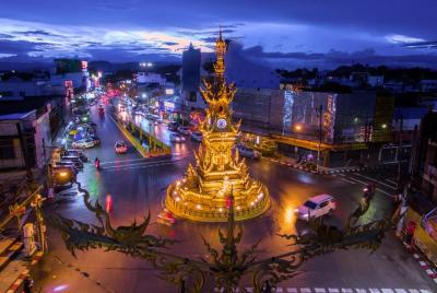 Chiang Rai: recorrido por la ciudad de Chiang Rai con cena y espe
