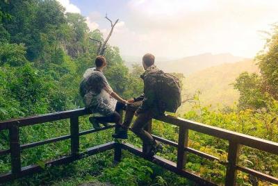 Tour privado: trekking por el bosque de Kanchanaburi a Tham Than  Tour privado: trekking por el bosque de Kanchanaburi a Tham Than